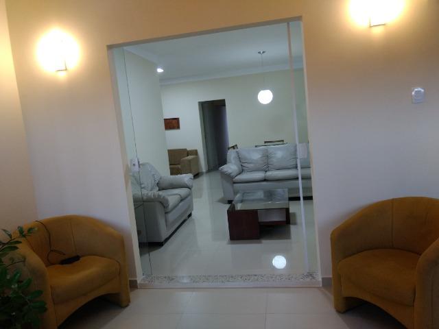 Casa em fino acabamento em frente ao Shopping da Ilha