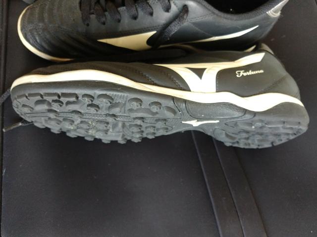 Chuteira Mizuno semi nova 42' - Foto 2