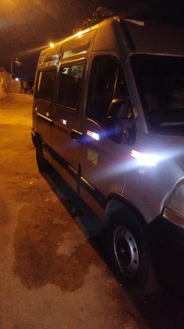 Vendo uma Renault master 2011, com uma vaga na cooperativa da suburbana - Foto 2