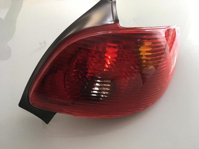 Sinaleira Traseira Peugeot 206 Valor muito abaixo pra vender logo! - Foto 3