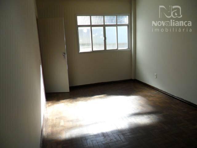 Apartamento com 3 quartos para alugar, 130 m² por R$ 1.100/mês - Olaria - Vila Velha/ES - Foto 2