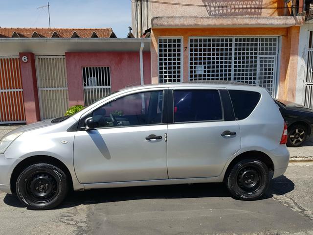 Nissan Livina 1.8 Flex Automático Completo 2010