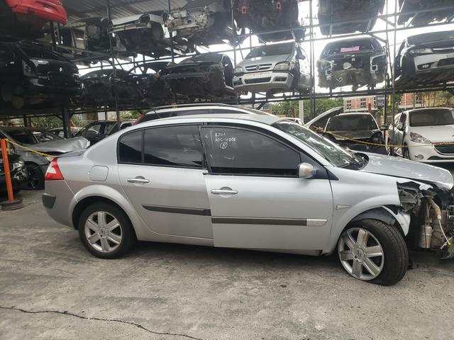 Sucata Megane 2.0 16vl completa para peças - Foto 3
