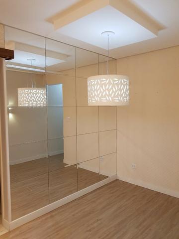 Apartamento moderno, projetado e mobiliado. Ótima localização - Foto 6