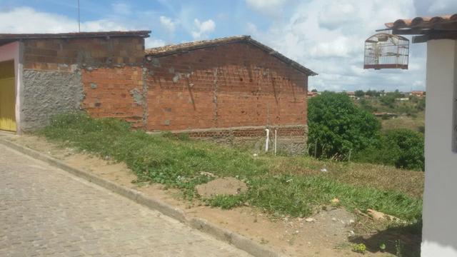 Um terreno em muritiba bahia tem 12 de lag por 22 de conpri
