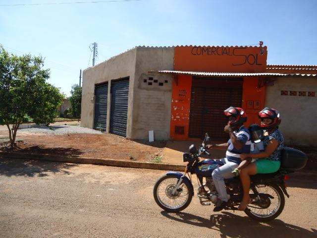 Ponto Comercial de esquina c/ casa de 04 cômodos+áreas (quitada) - Foto 5