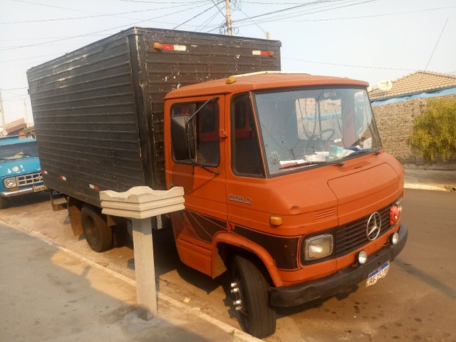 VENDE SE OU TROCA POR TRUCK OU TOCO
