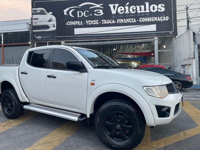 MITSUBISHI L200 TRITON CABINE DUPLA HLS 2.4 FLEX