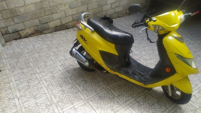 MOTO SUZUKI BURGMAN