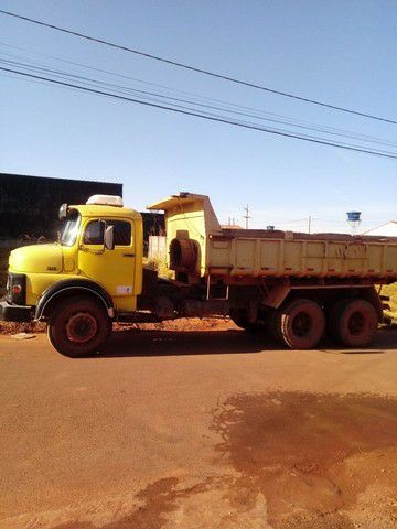 VENDE SE UM CAMINHAO 1318