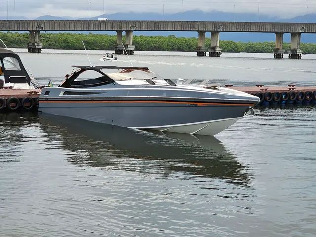 Intermarine Excalibur 2002, 45 pés, Impecável, Refit Total 2023, Motores Mercedes 720 Cv - Foto 3