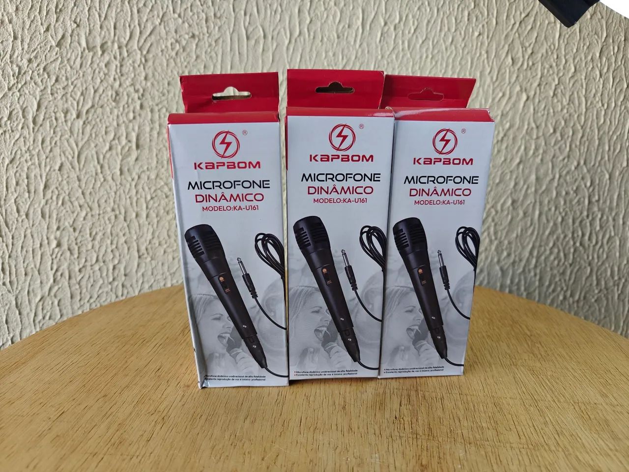 Microfone dinâmico com fio 