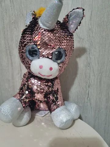 Unicórnio de pelúcia 