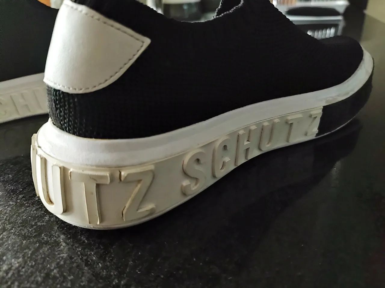 Vendo URGENTE tênis SCHUTZ. N° 36 - Foto 2