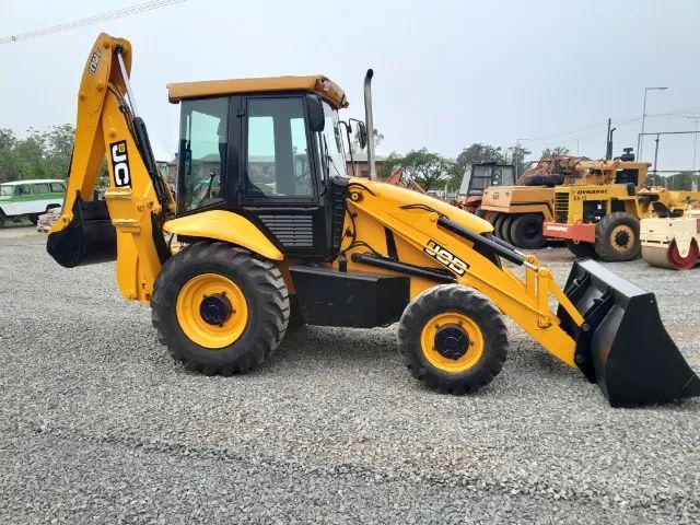 Retro jcb 2015 gabinada emplacada 4x4 - Foto 2