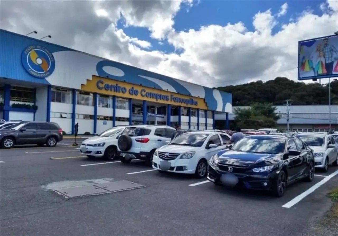 Sala(loja) no piso superior com 18,38 m. Excelente ponto comercial, Centro de Compras Farr - Foto 4