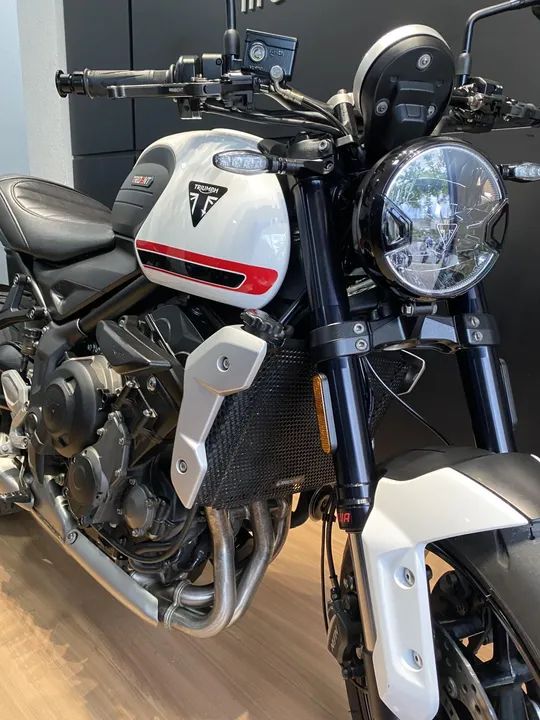 TRIDENT 660 - Foto 3