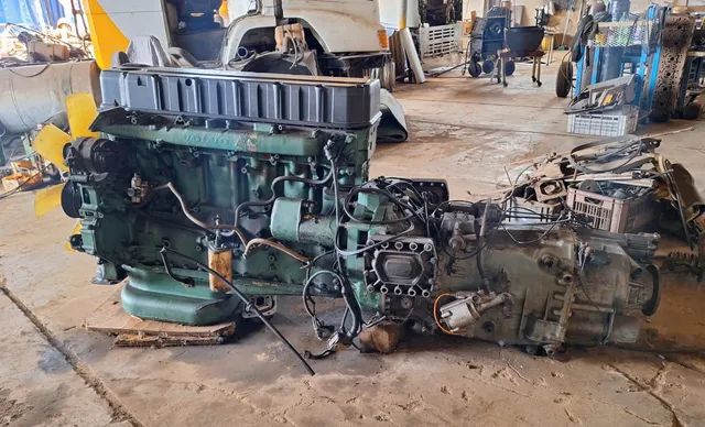 Motor com a caixa VOLVO FH 380