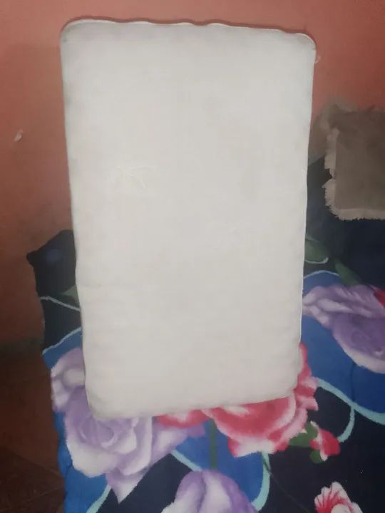 Travesseiro Triangular para Leitura na Cama - Foto 4