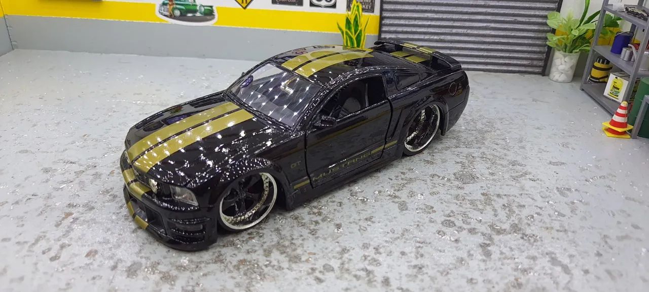 Jada toys 1/24 - Mustang GT 2006 - Série Bigtime **leia o anuncio**