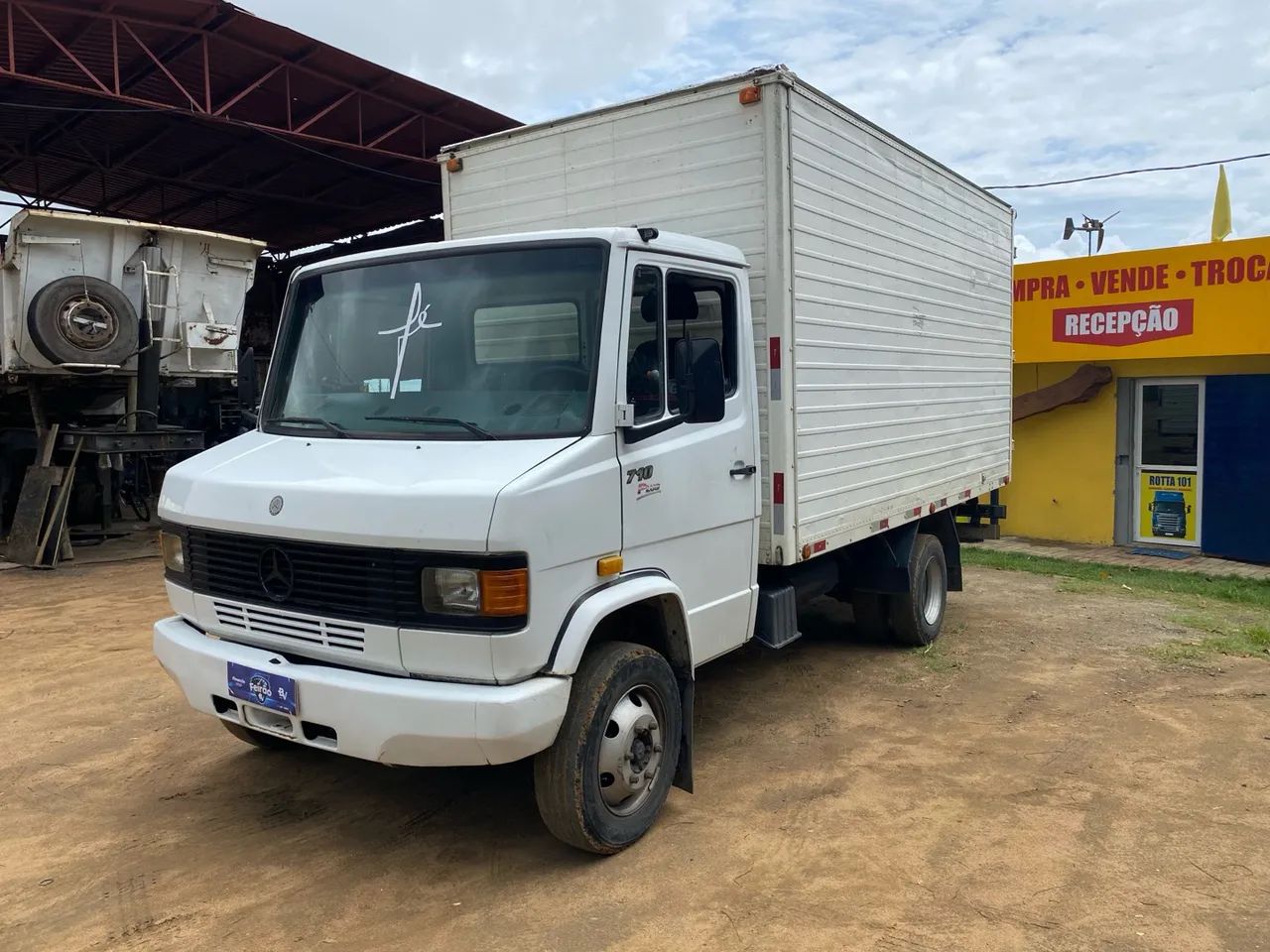 Caminhão 3/4 710 Mercedes-Benz  - Foto 3