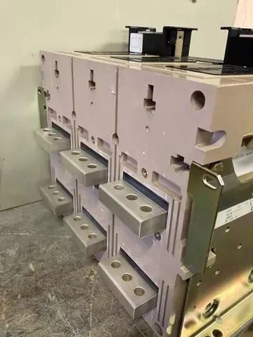 Disjuntor Tripolar Merlin Gerin De 2000 A - Foto 4