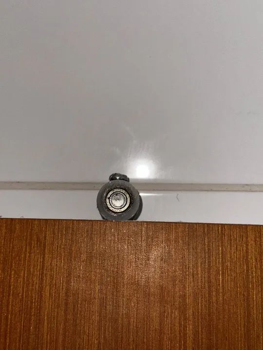 Porta de correr em MDF na cor madeira  - Foto 4