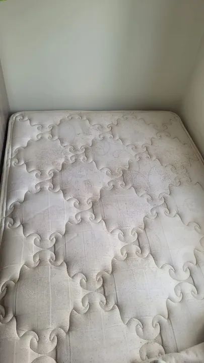 Cama box e colchão de solteiro