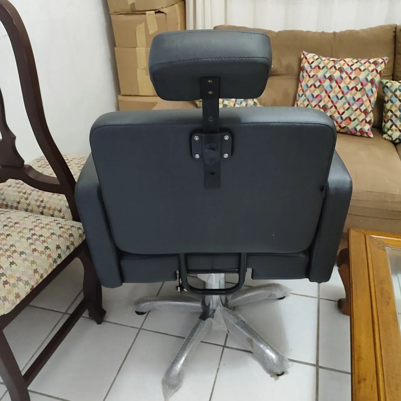 Cadeira de Salão Barbearia estilo poltrona - Foto 4
