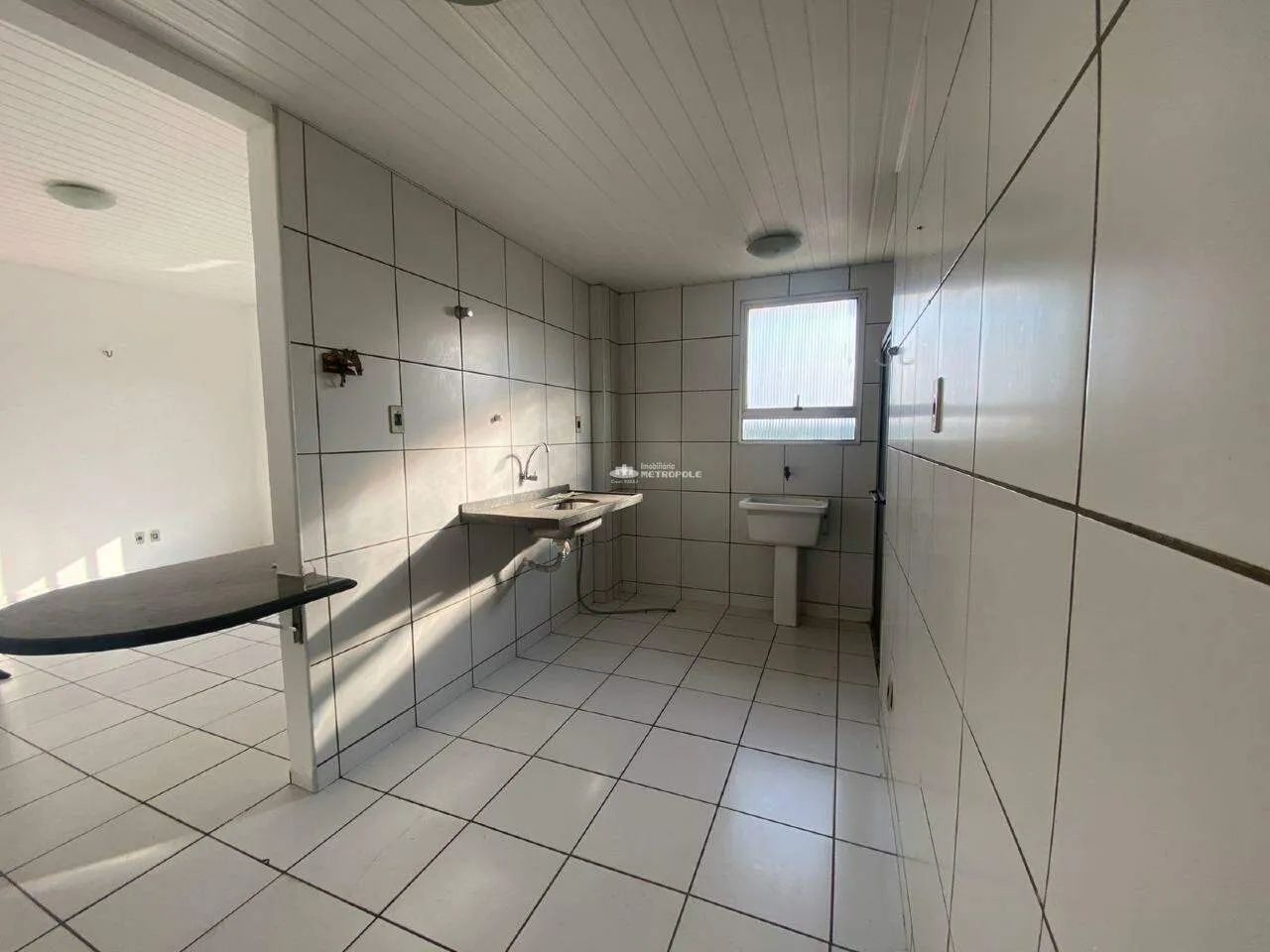 APARTAMENTO 2 QUARTOS (1 SUÍTE) COM VARANDA E GARAGEM COBERTA  EDIFÍCIO DOM CABRAL - Foto 5