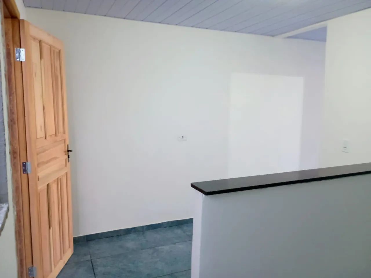 Alugo casa sozinha no quintal 2 quartos 1400  - Foto 4