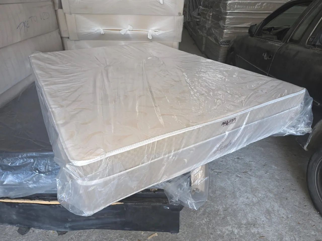 COLCHÃO CASAL ESPUMA D33 COM MOLAS ENSACADAS