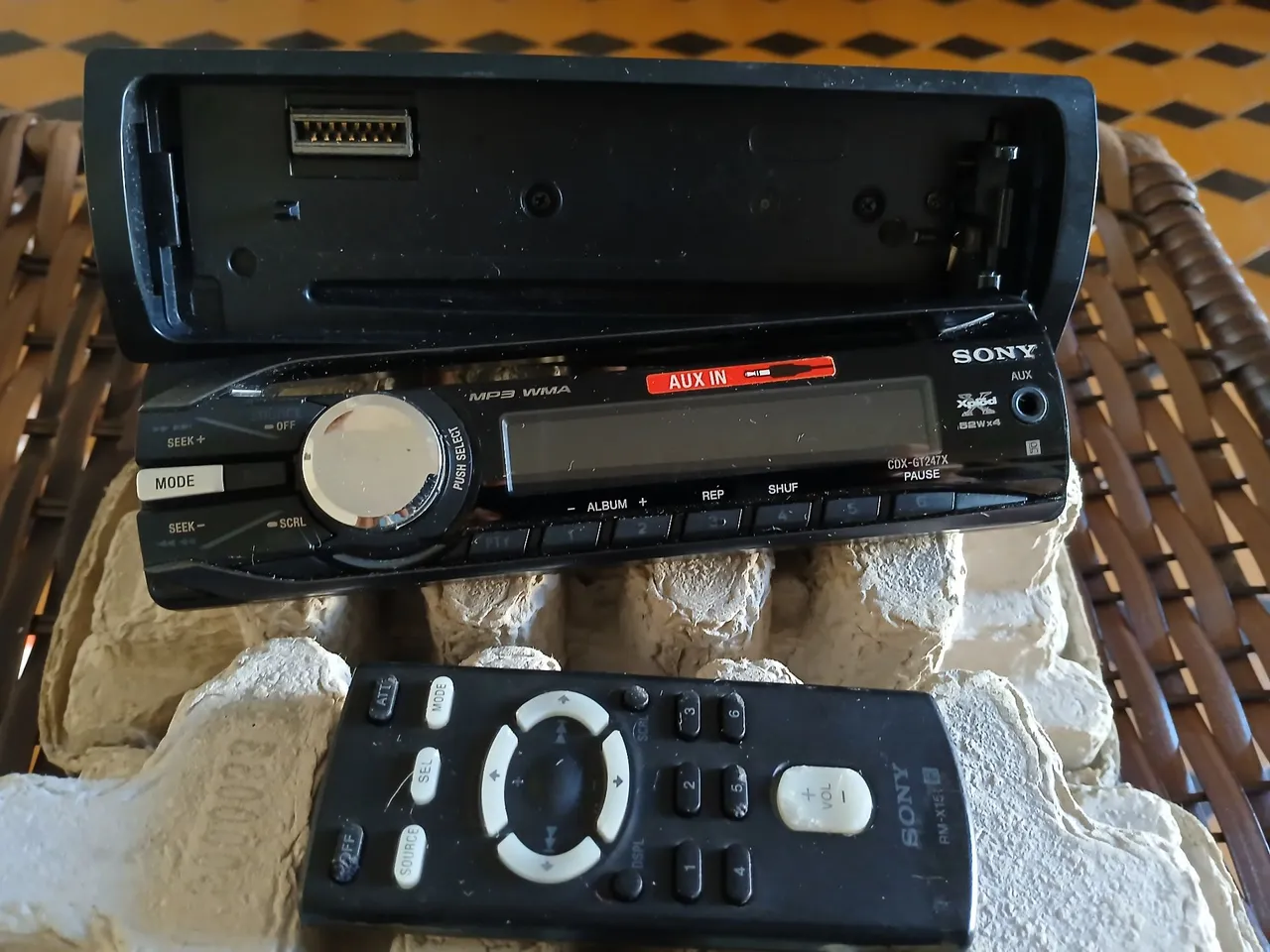 Som Automotivo Sony CDX-GT247X com Controle Remoto