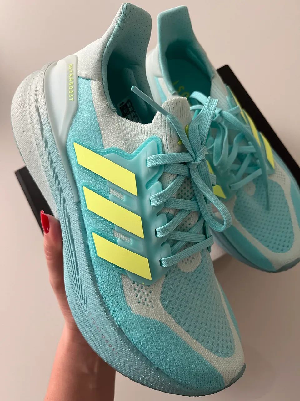 Tênis Adidas Ultraboost 5 tamanhos 36 38 41 