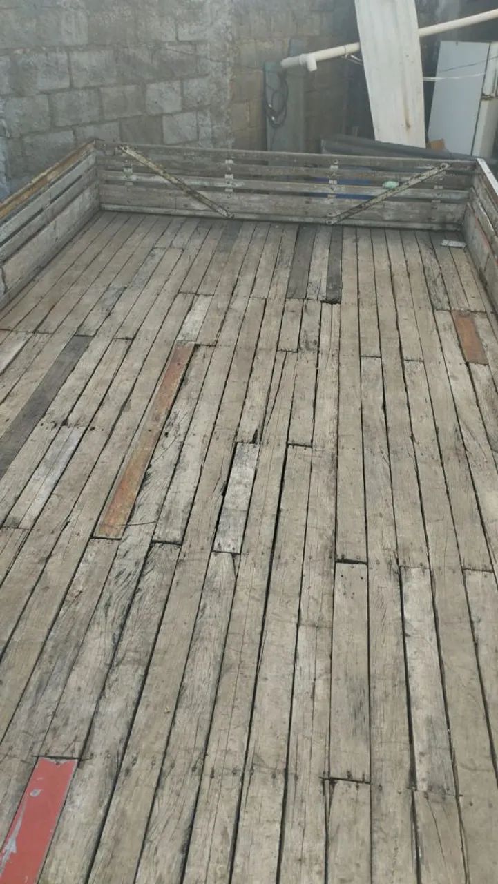 Vendo ou troco Carroceria 5Mts  - Foto 3