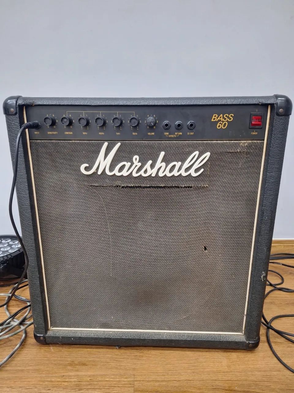 Amplificador para Contra-Baixo Marshall Bass 60 - Foto 2