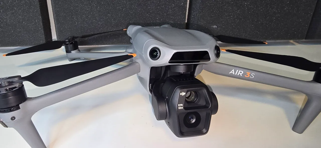 DJI Air 3S - Drone com Câmera e GPS - Novo
