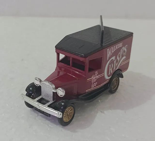 Lledo Days Gone - Ford Model A Van (Walker Crisps)