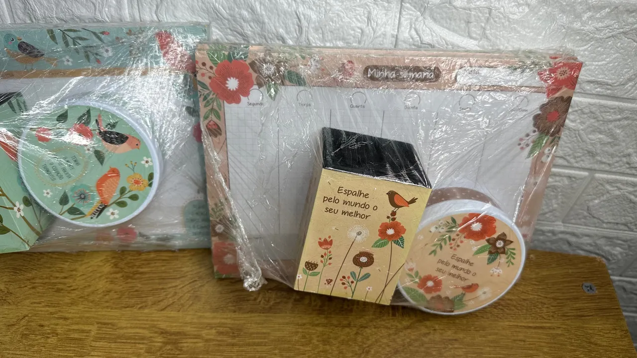 Kit de Papelaria Decorada com Pássaros e Flores