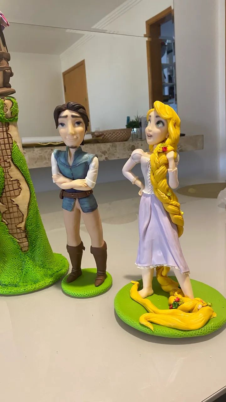 Personagens Rapunzel em biscuit  - Foto 3