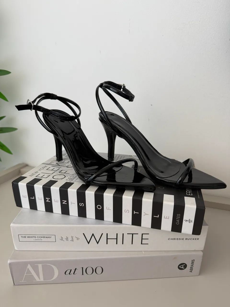 Sandália salto alto - preta 