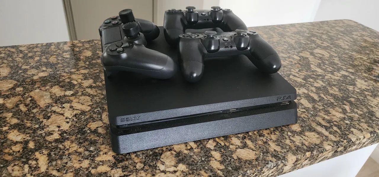 PS4 Slim - 1Tb - 3 controles64318473751553121