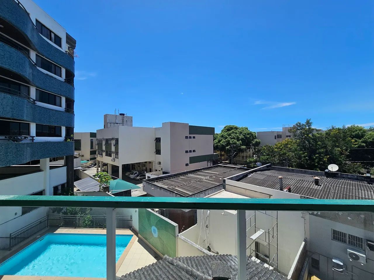 Lindo 2 quartos, 2 banheiros, elevador, varanda, sol da manhã, completamente reformado - Foto 13