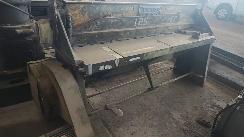 GUILHOTINA NEWTO 2050 X 2.5 MM - Foto 2