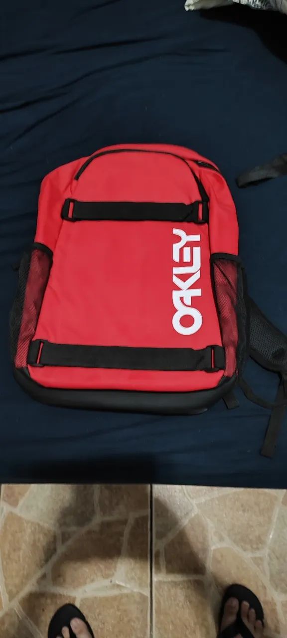 Mochila Oakley vermelha (nunca usada) !ORIGINAL!