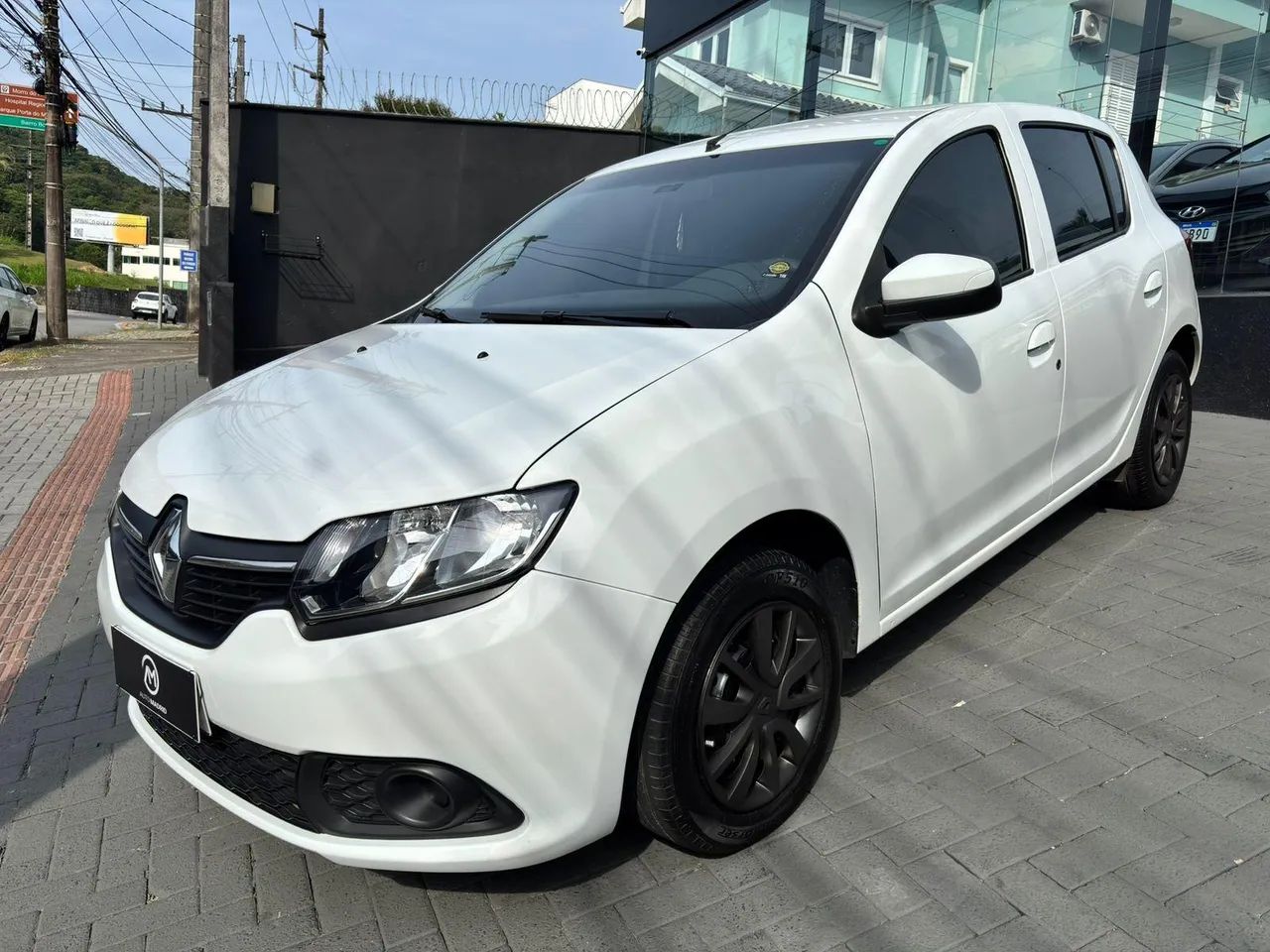 RENAULT - Sandero 1.0 2020 - Baixo km - Completo - Financia - Foto 3