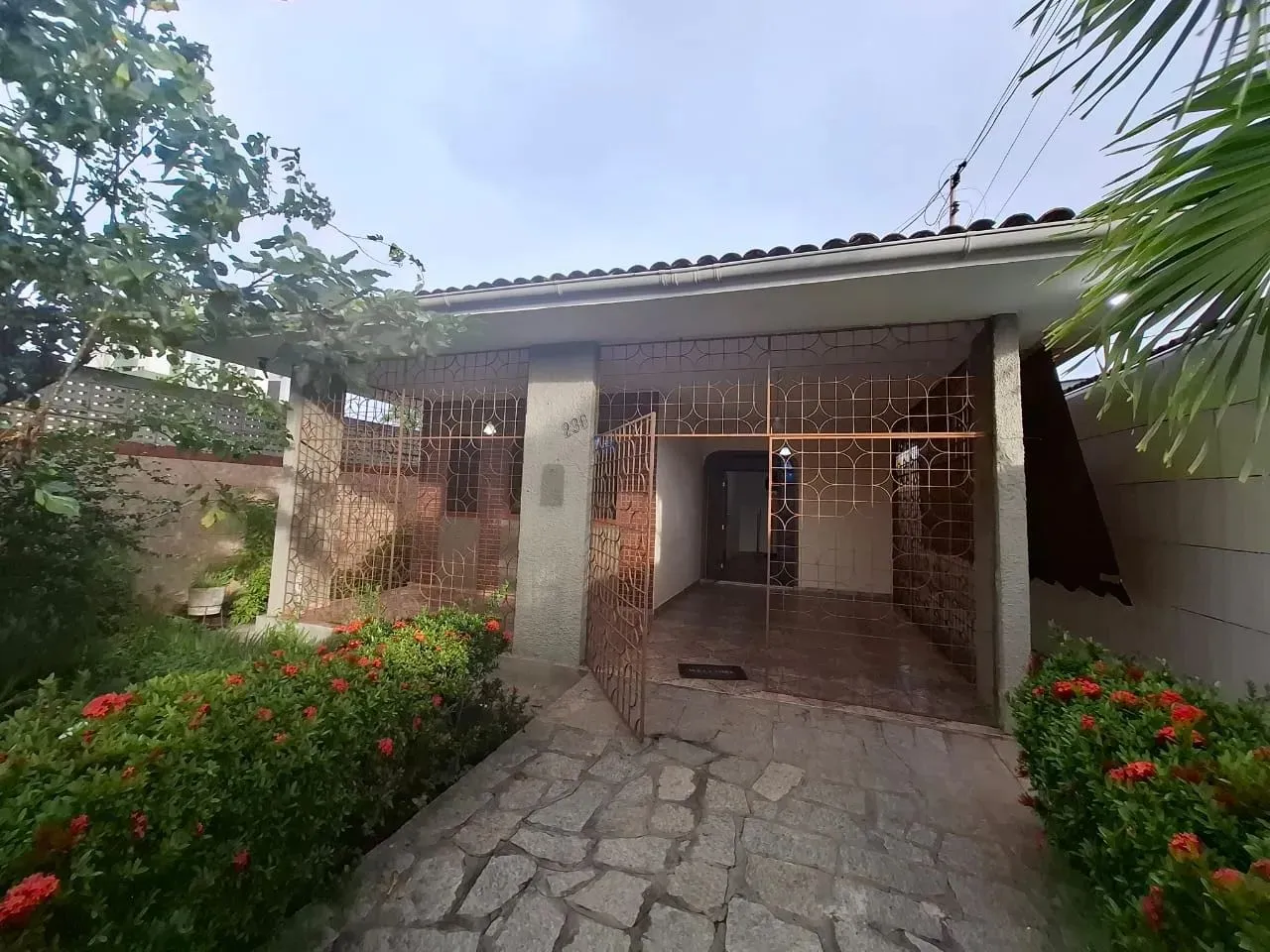Casa comercial em ótima localização