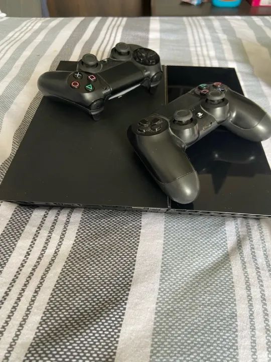 Ps4 novo, 13 jogos sendo 3 lacrados ainda. - Foto 4