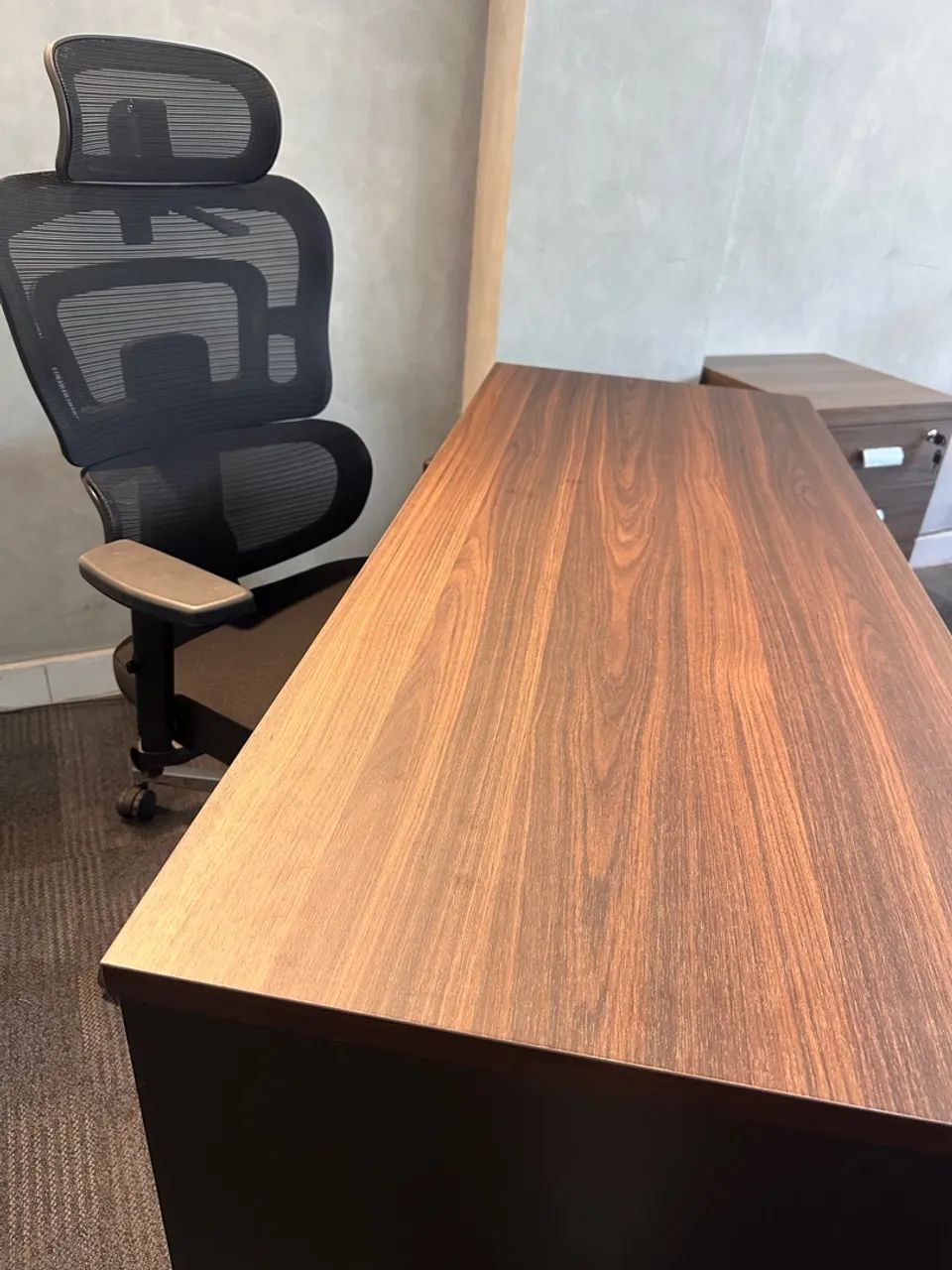 Mesa 1.20x0.60 com CADEIRA ERGONÔMICA de Escritório Moderna e Elegante - Foto 3