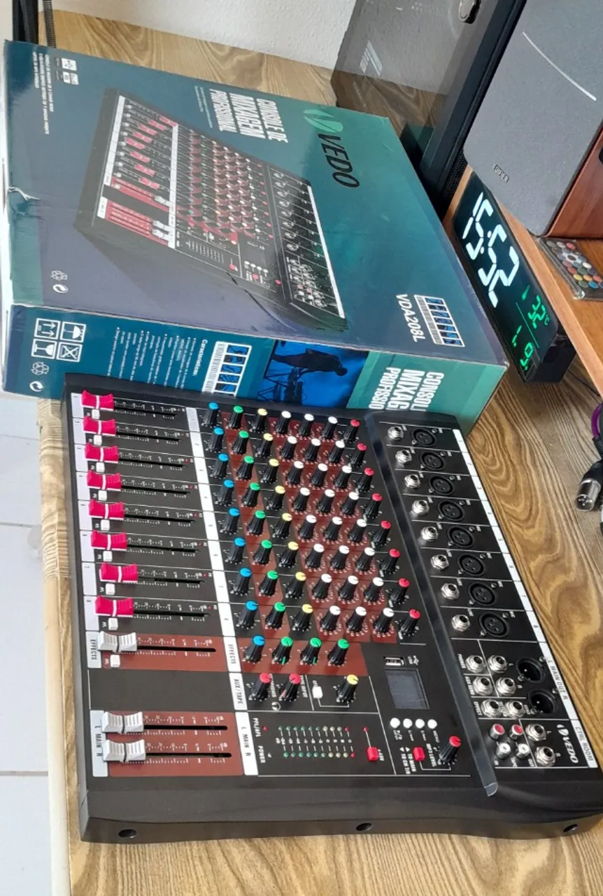 Mesa de áudio profissional 8 canais Nova na Caixa Mixer de placa de som com Bluetooth e Pe